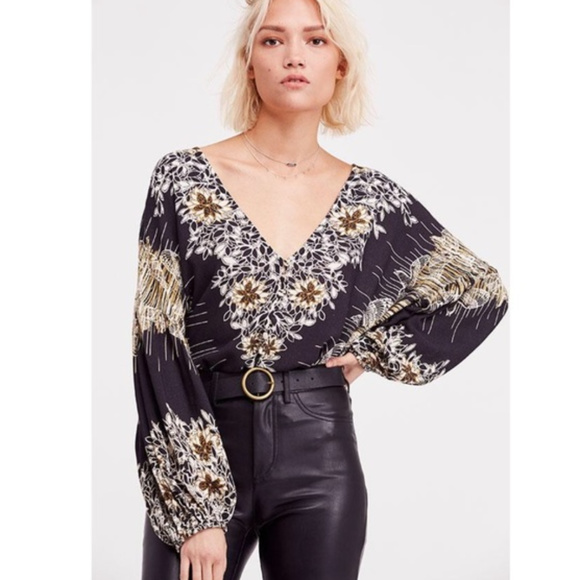 🆕️ Free People - Birds of a Feather Top in Black - Picture 3 of 10